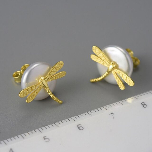 トンボのピアス - 細やかなディテールが特徴　P194 トンボのピアス - 細やかなディテールが特徴 P194 | iichi 日々