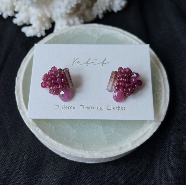 柘榴』のピアス[ルビー・トルマリン］ | iichi 日々の暮らしを心地よく