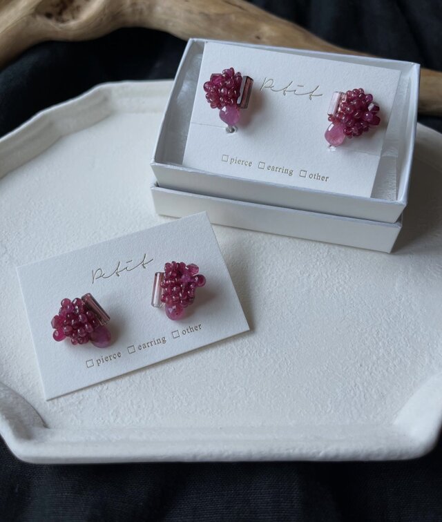 トルマリンクォーツ×ルビーピアス 柘榴』のピアス[ルビー・トルマリン］ | iichi 日々の暮らしを心地よく