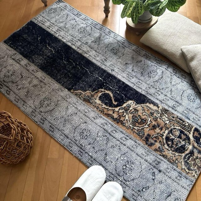 レッド　ネイビーライン55×55✳︎ラウンド　トルコヴィンテージラグ 74×132レアサイズ 淡いブルー×こっくりネイビー トルコ