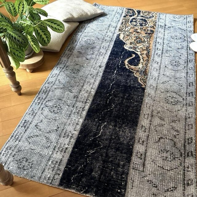 ぴんくグマ　大判138×239レア柄　貴重カラー　トルコヴィンテージラグ 超大判 コーラルピンク 244×132 インディゴブルー トルコ