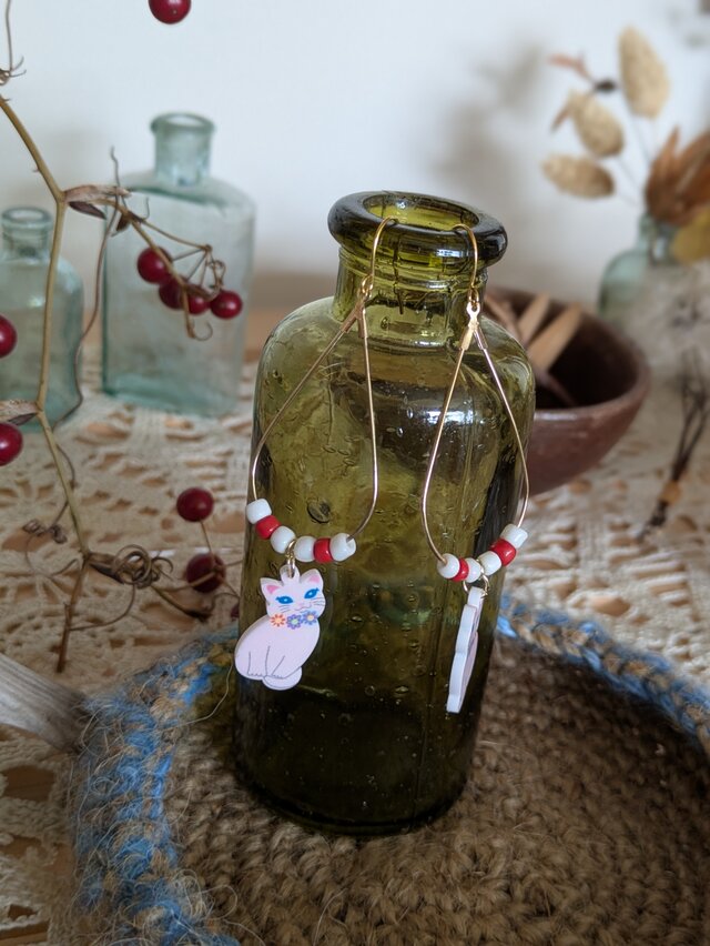 ネコちゃんしずく型ピアス