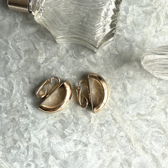 ゴールドイヤリング　ヴィンテージ　ハンドメイド Y1177-ヴィンテージイヤリング U.S.A. 1980s Gold Tone Harf