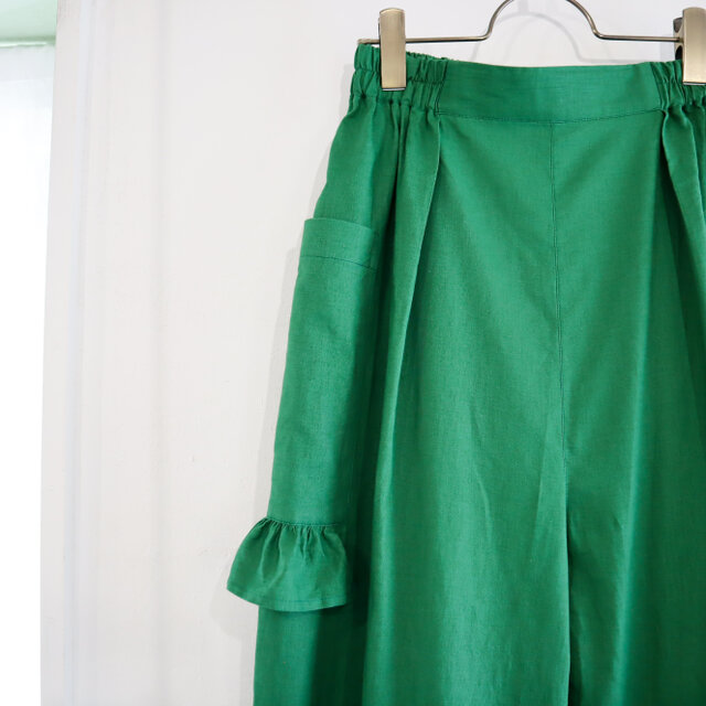 frill pocket straight pants (green) | iichi 日々の暮らしを