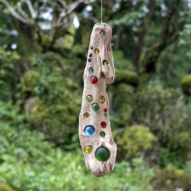 お部屋の中に太陽を　 流木とサンキャッチャー&モビール　窓の装飾 　ガラス玉　クリスタルプリズム　ビーチスタイル　６５