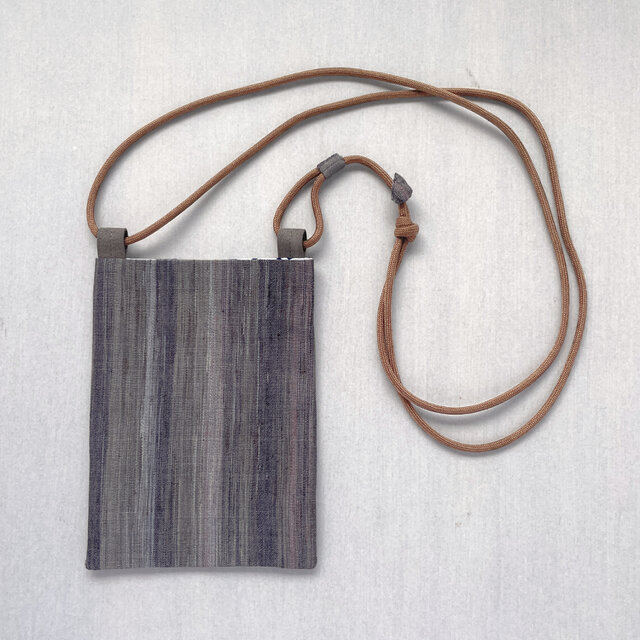 【1点もの】着物地のミニサコッシュ -ウール交織 紬着物地 グレーぼかし縞 & 浴衣地（ヴィンテージ） CRB639