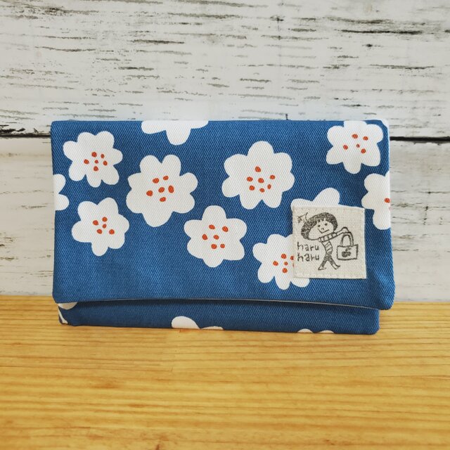 ぴったりが嬉しい！スリム通帳ケース 北欧フラワー