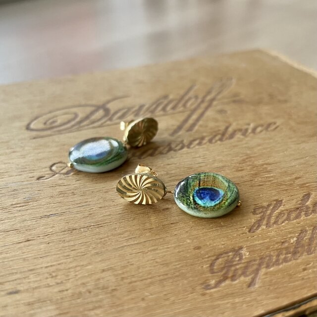 【pebble Ammi】 Vintage brass  × seashell beads　14kgf 2wayピアス　Eyes