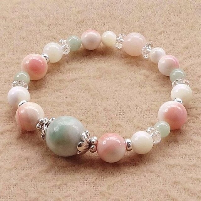 ホッとひと息入れて人生設計を練り直す｜糸魚川翡翠（ライトグリーン）･クィーンコンクシェル･ベイビーピンクオパール