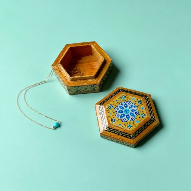 ペルシャの象嵌細工（寄木細工）小箱　宝石箱　六角形 ミニサイズ【KHA-228】