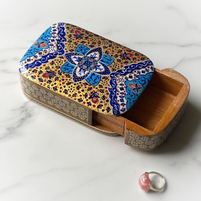 ペルシャの象嵌細工（寄木細工）小箱　宝石箱　引出しタイプ　長方形　【KHATAM KARI-130】