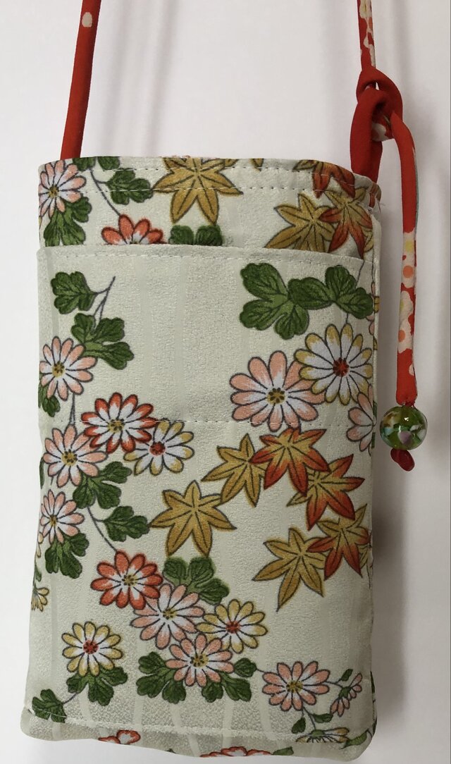 ８３３０　花柄の着物で作ったスマホショルダー