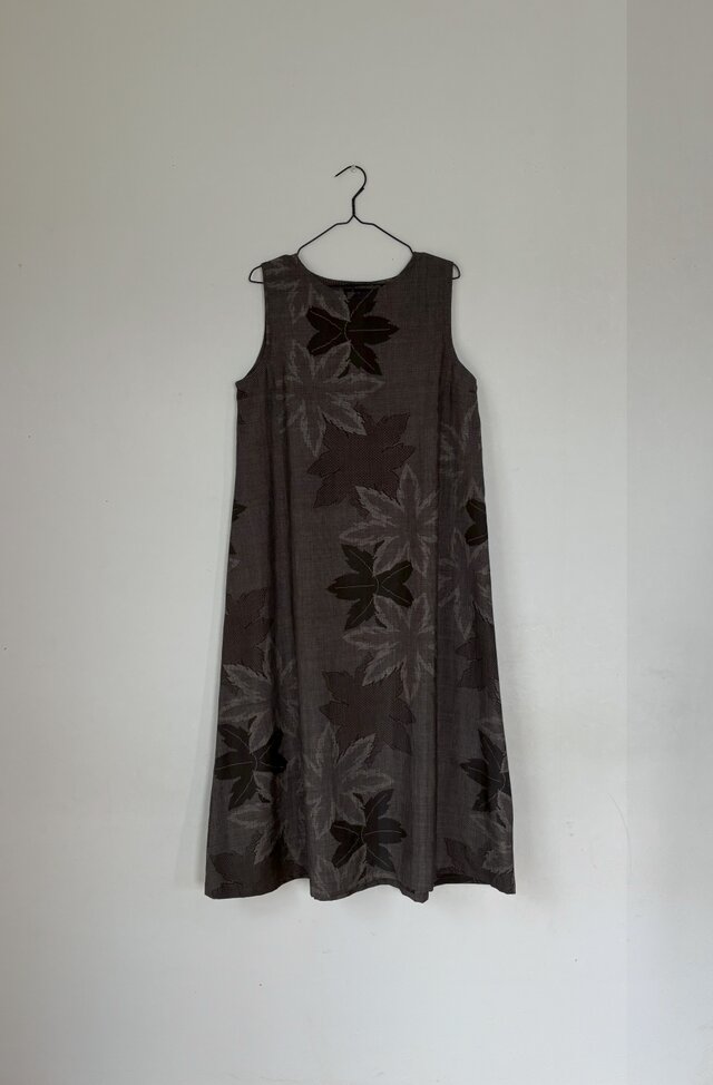 ＊アンティーク着物＊八つ手模様泥大島紬のワンピース（Ｌサイズ・5マルキ）