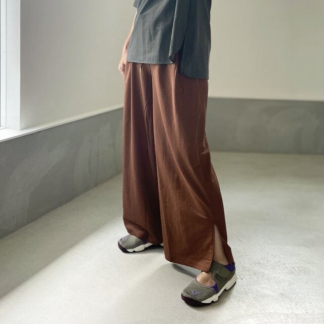 残暑に秋色♪【接触冷感】サイドスリット イージーワイドパンツ 4色展開【ブラウン】『2025リデザイン』