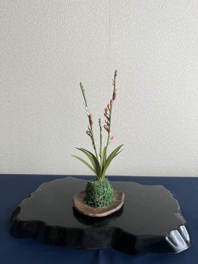 粘土の花 ネジバナ | iichi 日々の暮らしを心地よくするハンドメイドや