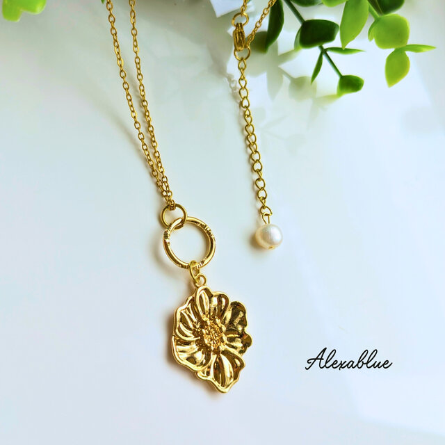 お花チャームと淡水パールのロングネックレス｜可憐で上品な大人の華奢アクセサリー