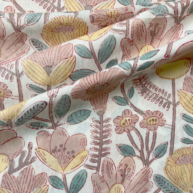 インド ブロックプリント生地 [50cm単位] Sanganeri 花畑 ピンクXホワイト地 PPフラワー IF0322