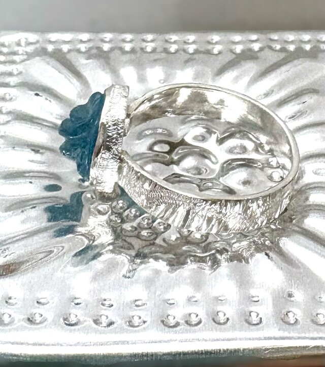アクアマリン カービング　シルバーリング 彫刻模様 アクアマリン カービング シルバーリング 彫刻模様 | iichi 日々