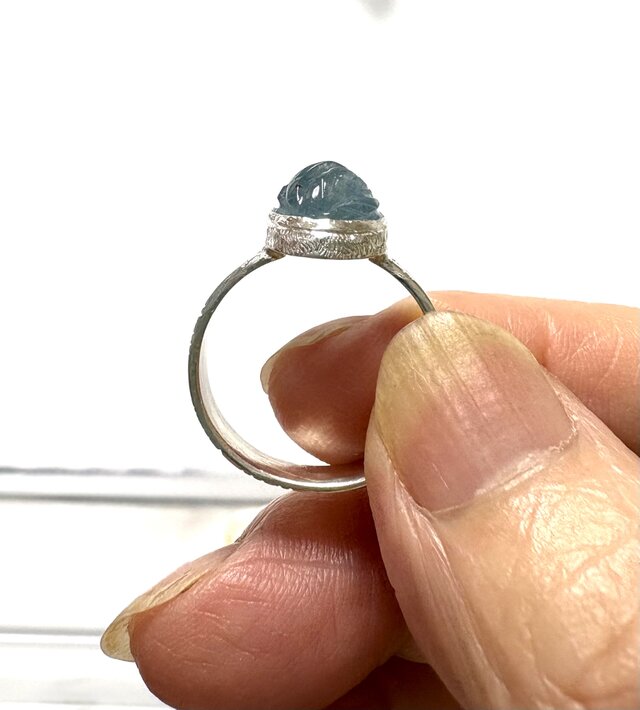 アクアマリン カービング シルバーリング 彫刻模様 | iichi 日々