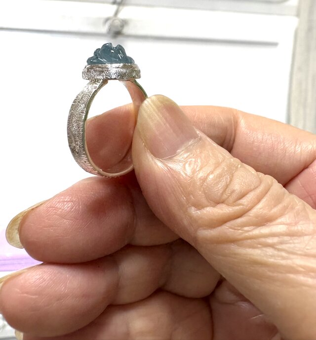 アクアマリン カービング　シルバーリング 彫刻模様 アクアマリン カービング シルバーリング 彫刻模様 | iichi 日々