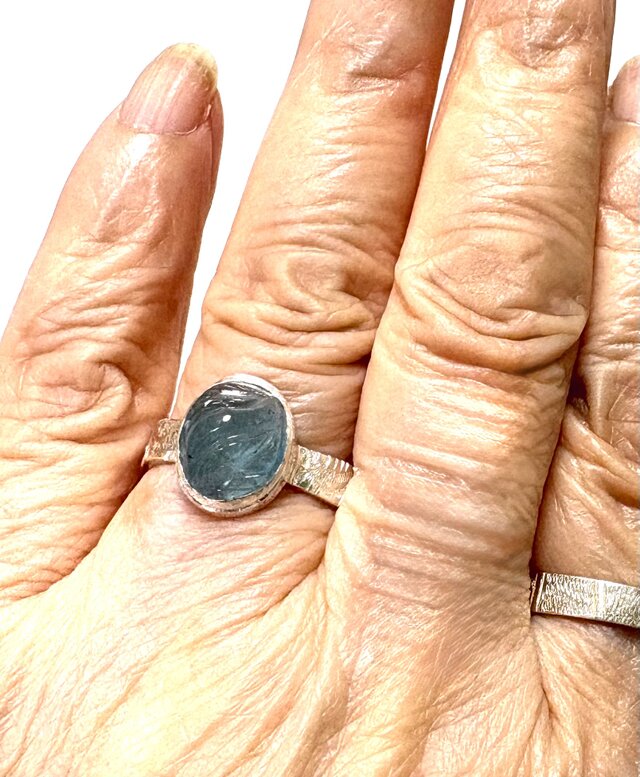 アクアマリン カービング　シルバーリング 彫刻模様 アクアマリン カービング シルバーリング 彫刻模様 | iichi 日々