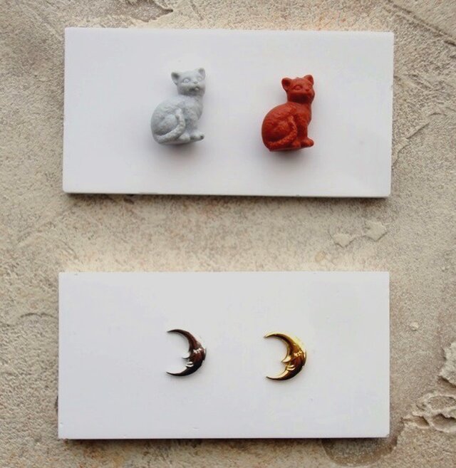 オーナメントのアロマストーン □ 月と猫のいる風景 正面を見つめる猫