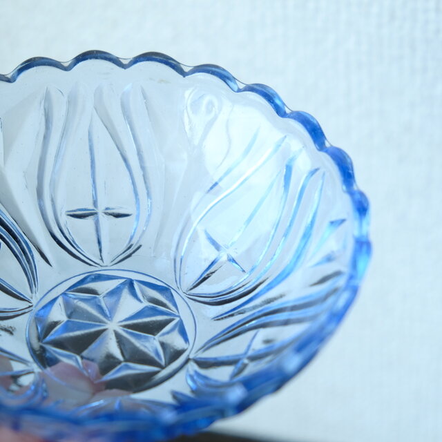 サマー特価¥1400→￥750】波縁で可愛い◇見込みに六芒星。プレスガラス