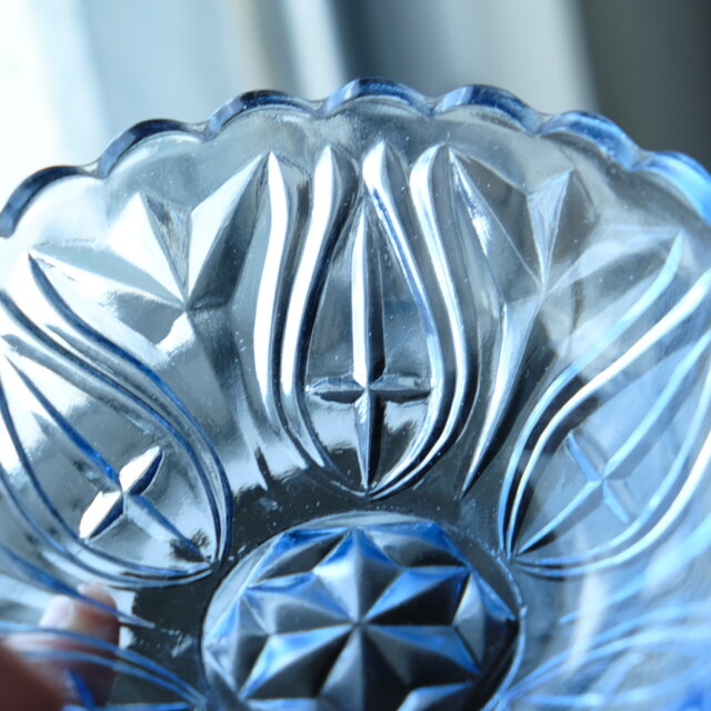 サマー特価¥1400→￥750】波縁で可愛い◇見込みに六芒星。プレスガラス