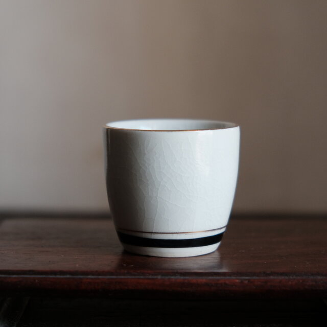 駆け抜ける2匹の馬（午）◇キュートな緑の雲。九谷焼 色絵金彩猪口