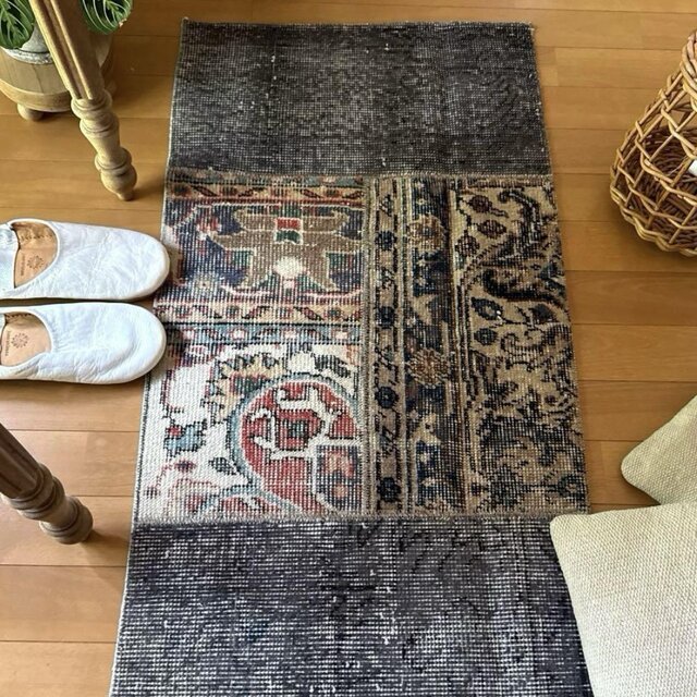 49×100 グレイ×ボタニカル　大人パッチワーク　トルコヴィンテージラグ 49×100 グレイ×ボタニカル 大人パッチワーク トルコヴィンテージラグ