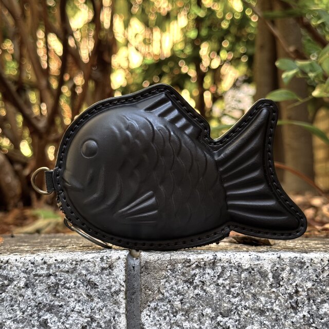 本革たい焼き小物入れ【鉄黒／てつぐろ】