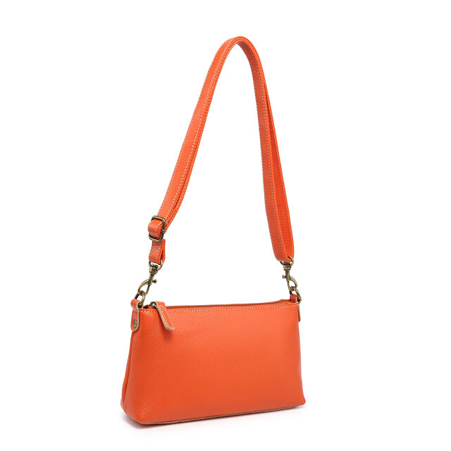 ⭐︎値下げ中⭐︎(ほぼ未使用)フェラガモ　VIVA ショルダーバッグ オレンジ ショルダーバッグ レディース 斜めがけ 本革レザー 可愛い 小サイズ