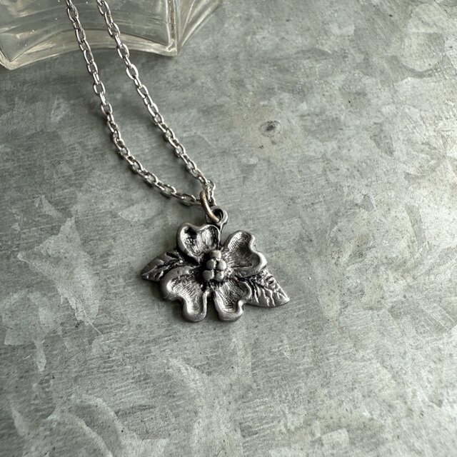 N289-ヴィンテージネックレス・U.S.A. 1980s Silver Tone Floral