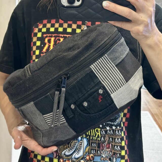 デニムリメイクバック　ハートブラックデニム ブラックデニム☆ボディバッグ☆デニムリメイク☆トートバッグ