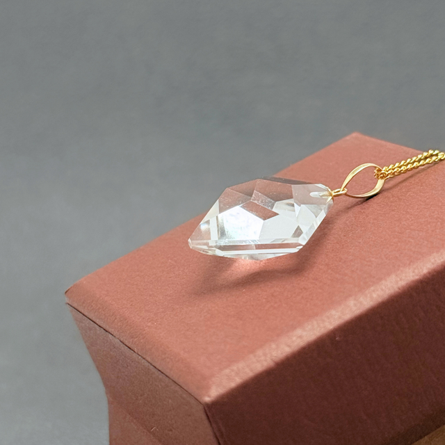25mm 立体的 クォーツ/白水晶 K18 K24GP 天然石ネックレス - 3D