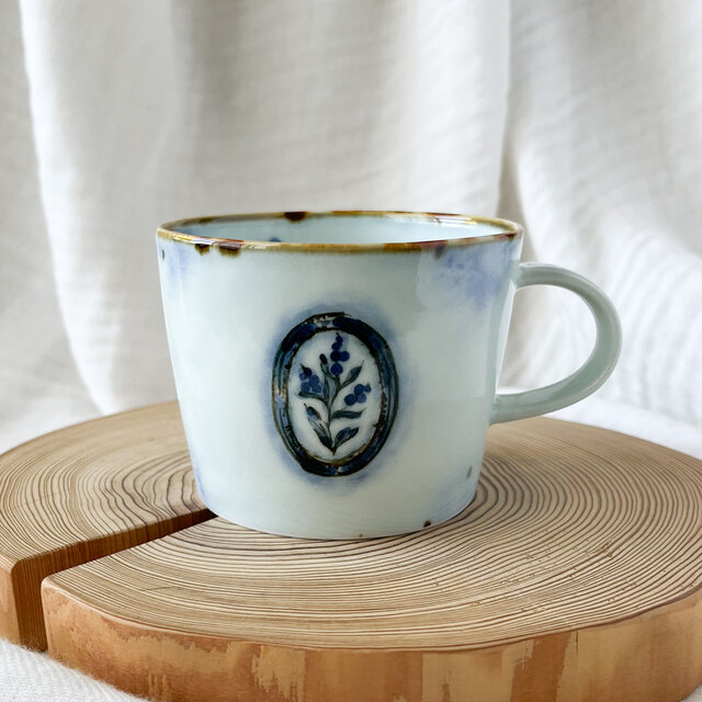 チコロット❤️すべて手描き❤️染付け❤️薄いつくりで可憐 ❤️シンプルだから飽きがこない❤️たっぷり飲める❤️マグ