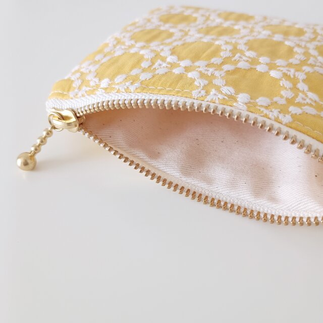 オーダーhandmade  ∞  タンバリン　フラットポーチ ミニポーチ 10cmファスナー タンバリン刺繍 イエロー 春 ハンドメイド