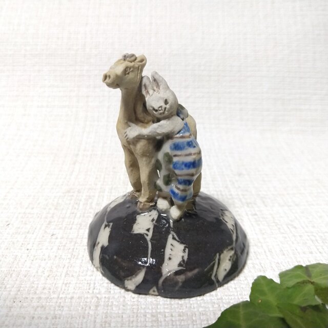 馬とウサギ【sgraffito】