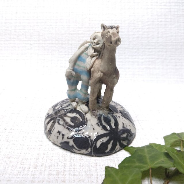 馬とちびっこ天使 Ｂ【sgraffito】