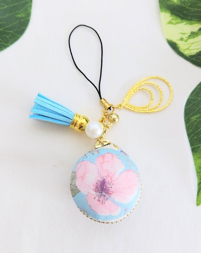 イルマスカイブルーのマカロンポーチ