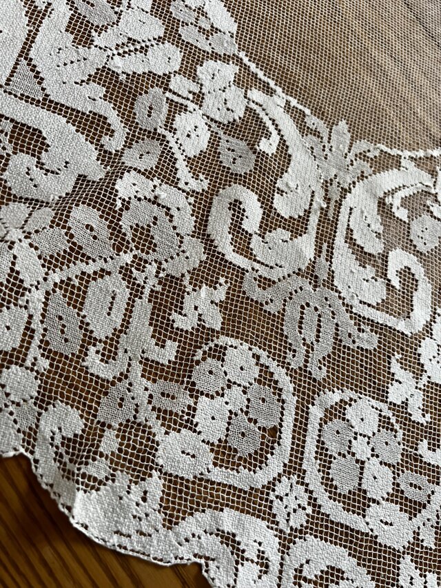 ハンドメイドフィレレース円形テーブルクロス | iichi 日々の暮らしを