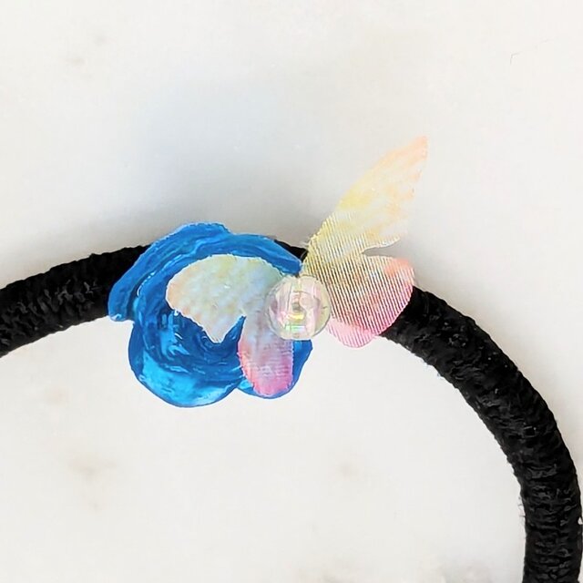 青い薔薇と蝶々のヘアゴム