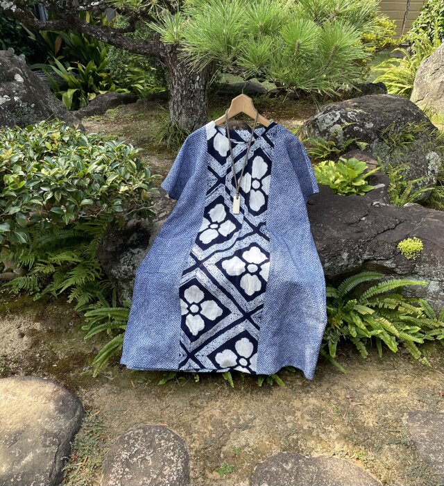 着物　絞り　浴衣布地　ブルー系　夏用ワンピース　浴衣　ハンドメイド　新品　1反 着物リメイク】浴衣地のピンタックワンピース/綿絞り | iichi