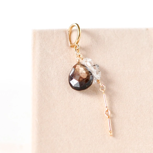 Black Shine　ゴールデンシーンサファイア xハーキマーダイヤモンドペンダントトップ