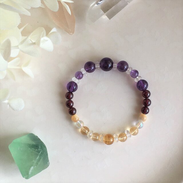 アメジスト＊シトリン＊ガーネットの天然石ブレスレット | iichi 日々