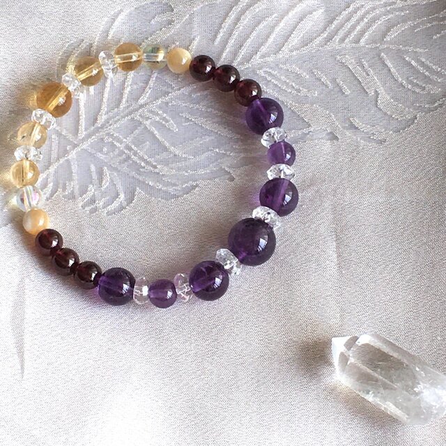 アメジスト＊シトリン＊ガーネットの天然石ブレスレット | iichi