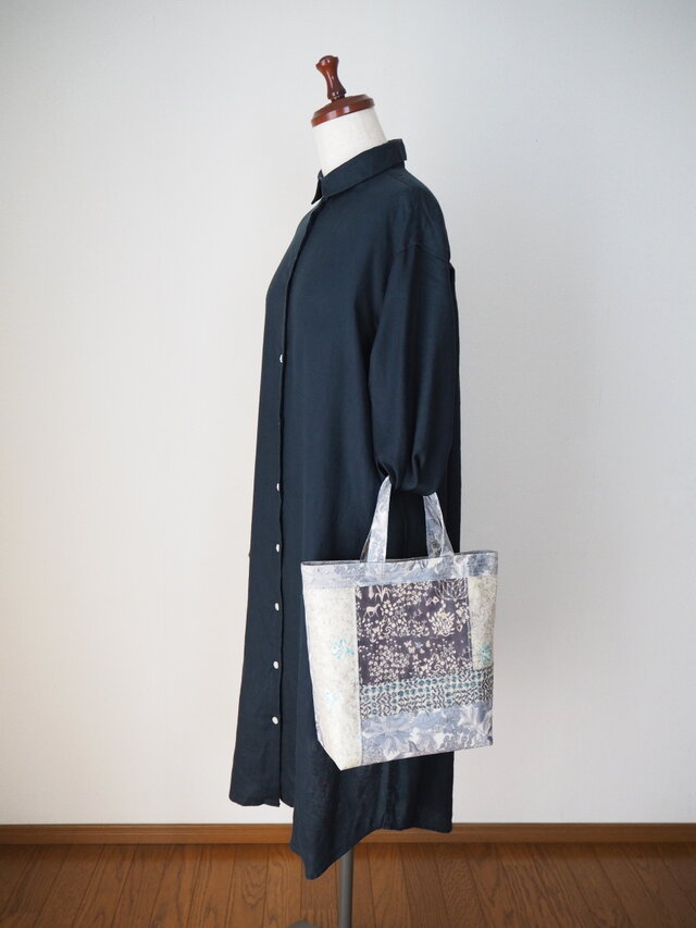 ✿リバティ✕パッチワーク✿　ご注文品　カテドラルウィンドウのバック（L／2個） ✿リバティ✕パッチワーク✿ ご注文品 カテドラルウィンドウの