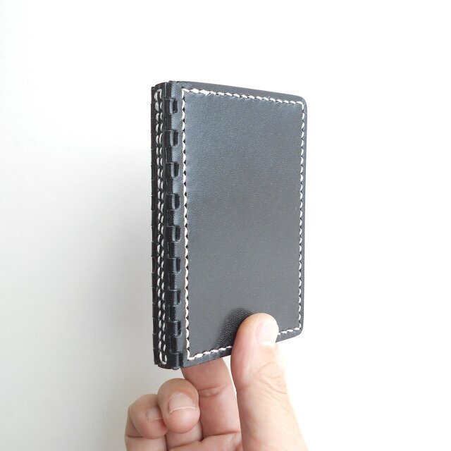 レザー蝶番の名刺入れ Black × Natural