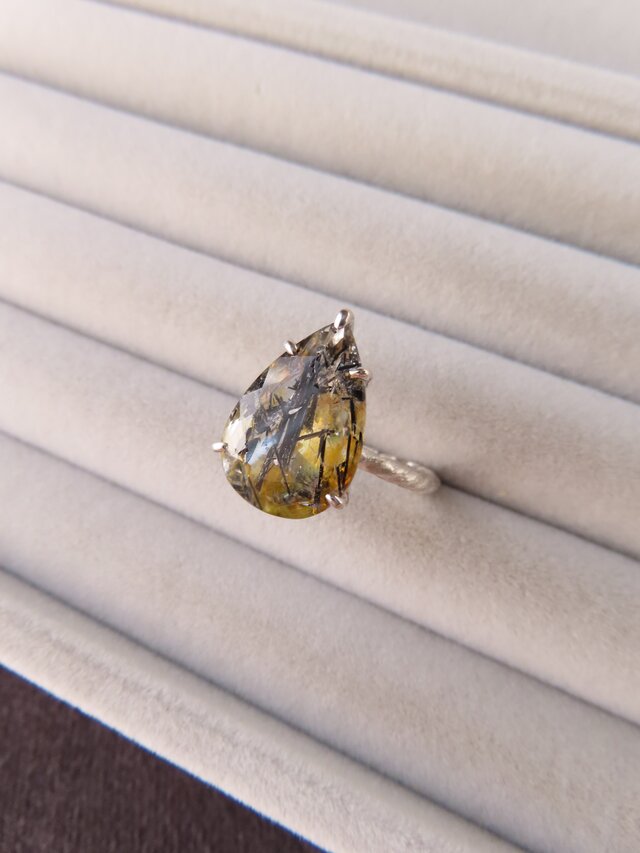 SV　Black tourmaline Limonite in quartz Ring