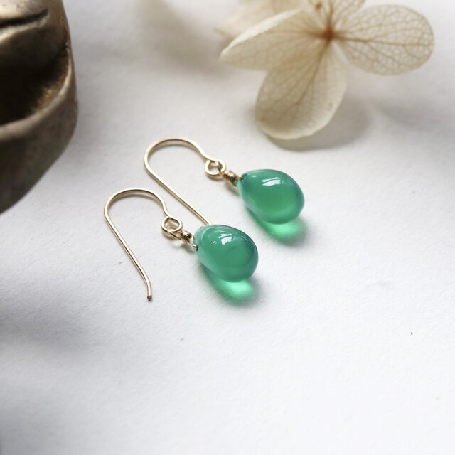 瑞々しいグリーン＊小粒グリーンオニキス 雫ピアス/イヤリング｜14kgf